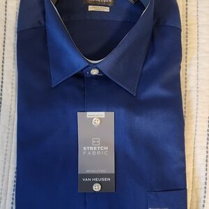 Van Heusen Dress Shirt Mens Size 17  34/35